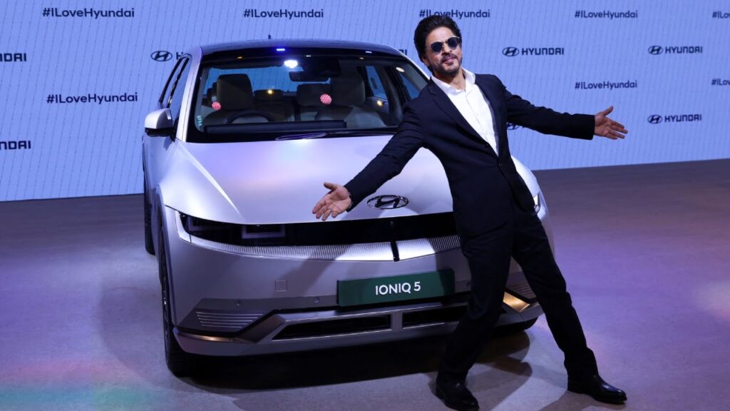 SRK at Auto Expo 2023