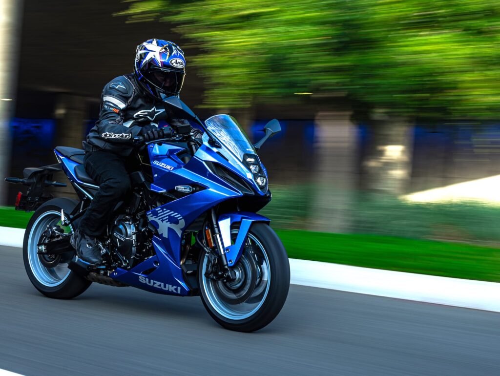 gsx 8r